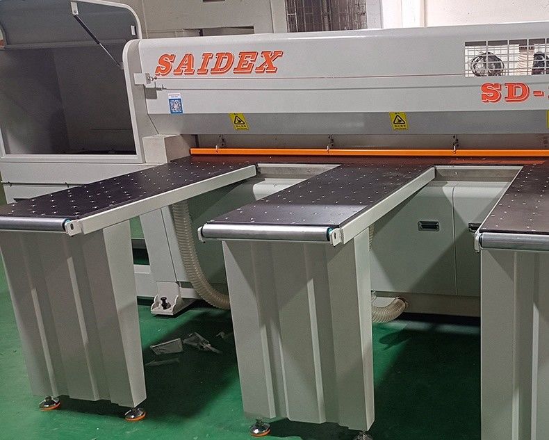 معدل التسامح عالية الدقة 0.1mm 2600 المائدة رأس آلة لقطع الأكريليك للخشب