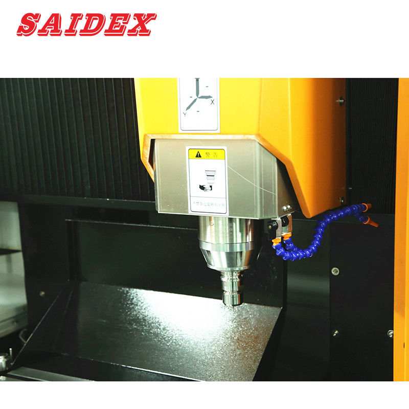 24000rpm سرعة الغزل SD650 3000kg الوزن أكريليك آلة CNC مع 400kg الحد الأقصى لحمل العمل آلة طلاء المعادن