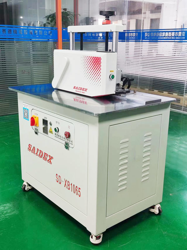 Φ100mm مدخل شفط أكريليك آلة تشامفرينغ مع 1000mm L * 650mm W * 1260mm H حجم الجهاز و AC220V الجهد المسموح به