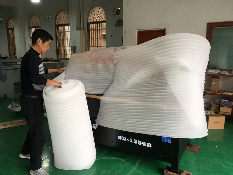 آلة طلاء أكريليك مع طاقة دخول مقبلة 2.5 كيلوواط نظام طلاء الجانب الأكريلي لنتائج طلاء الحافة
